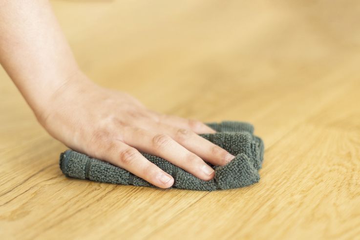 Vorbereitende Produkte für die Behandlung von Holz im Innenbereich Vorbereitende Produkte für die Behandlung von Holz im Innenbereich